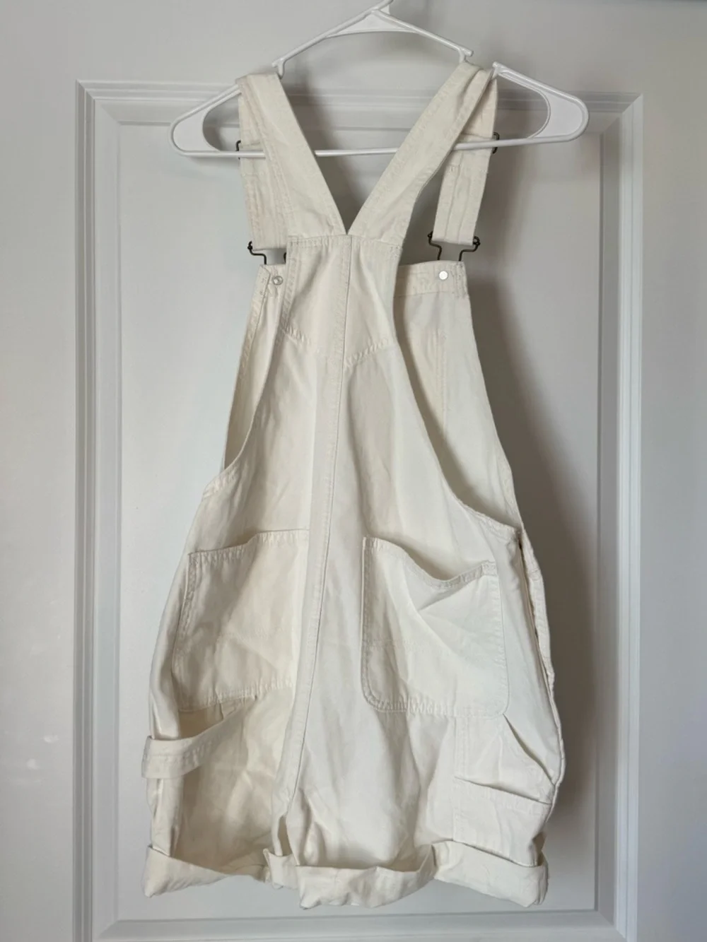 Vans Cream Overall Shorts Romper | Adjustable Straps Utility Style Small NWOT - Picture 4 of 5